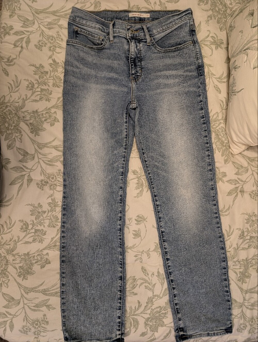 Women's Levi's 314 Shaping Straight Jeans - Picture 5 of 7